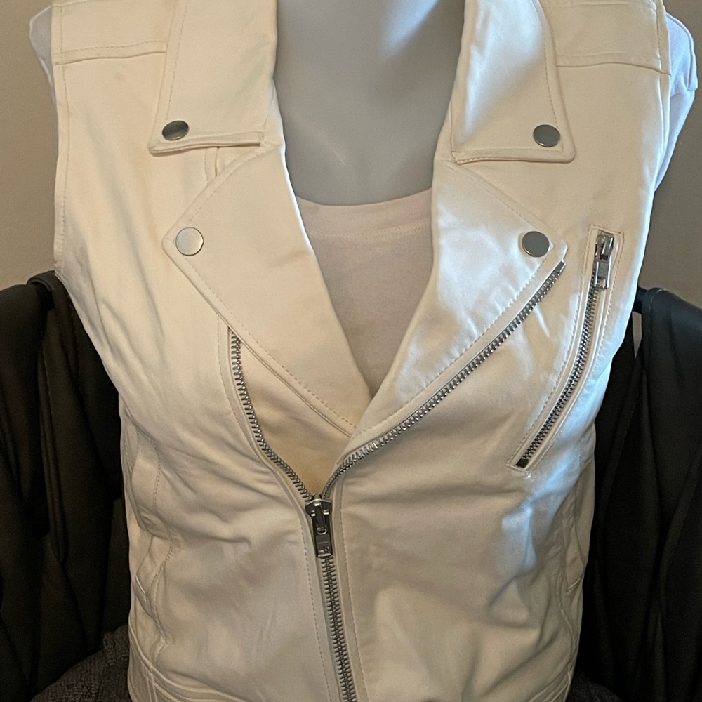 THEORY white moto 100% lambskin leather vest - Picture 4 of 6